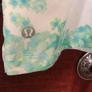 lululemon athletica Tops - Lululemon Athletica workout tank size 10 lululemon athletica Tops - Lululemon Athletica workout tank size 10